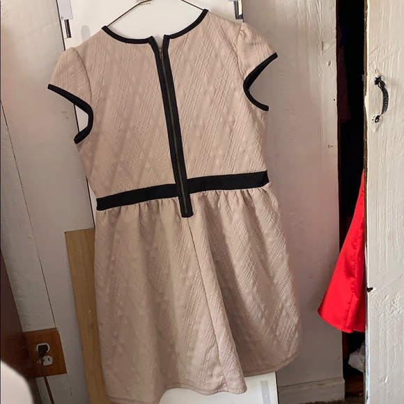 Brown and Black Flared Dress - Picture 3 of 3